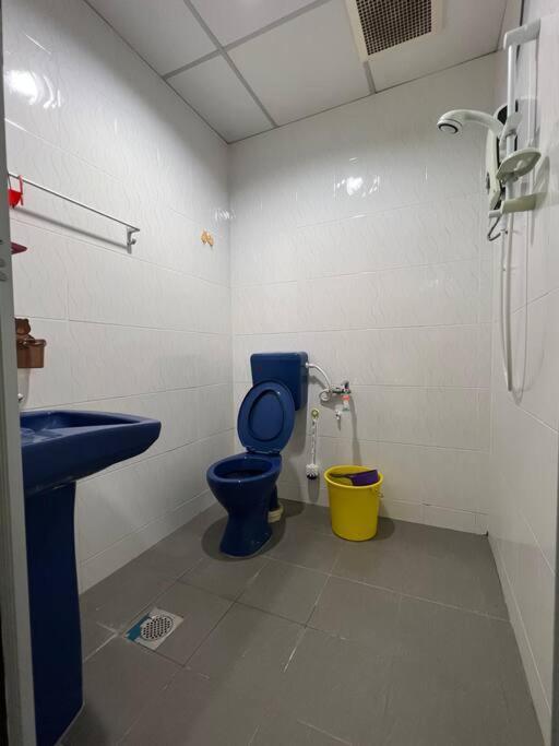 M Guest House2 Muar Extérieur photo