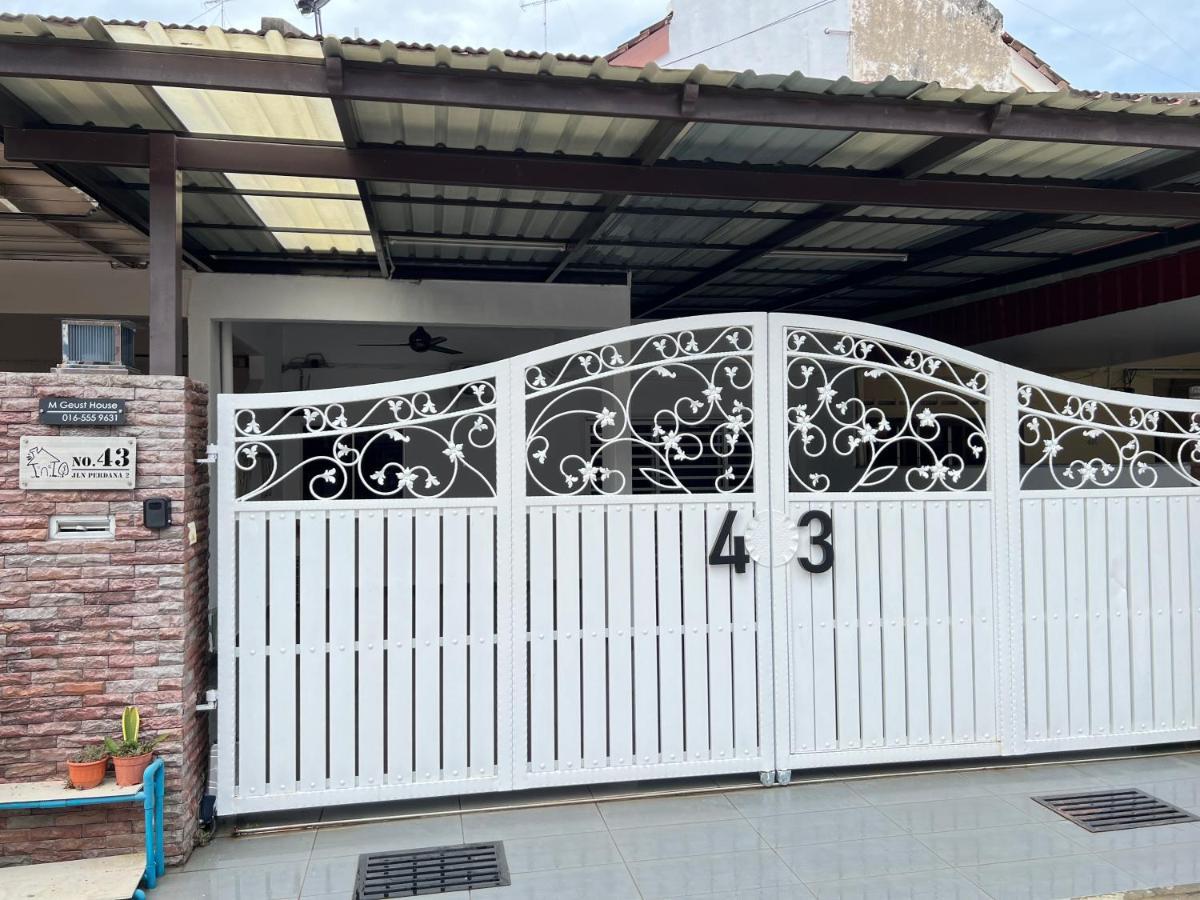 M Guest House2 Muar Extérieur photo