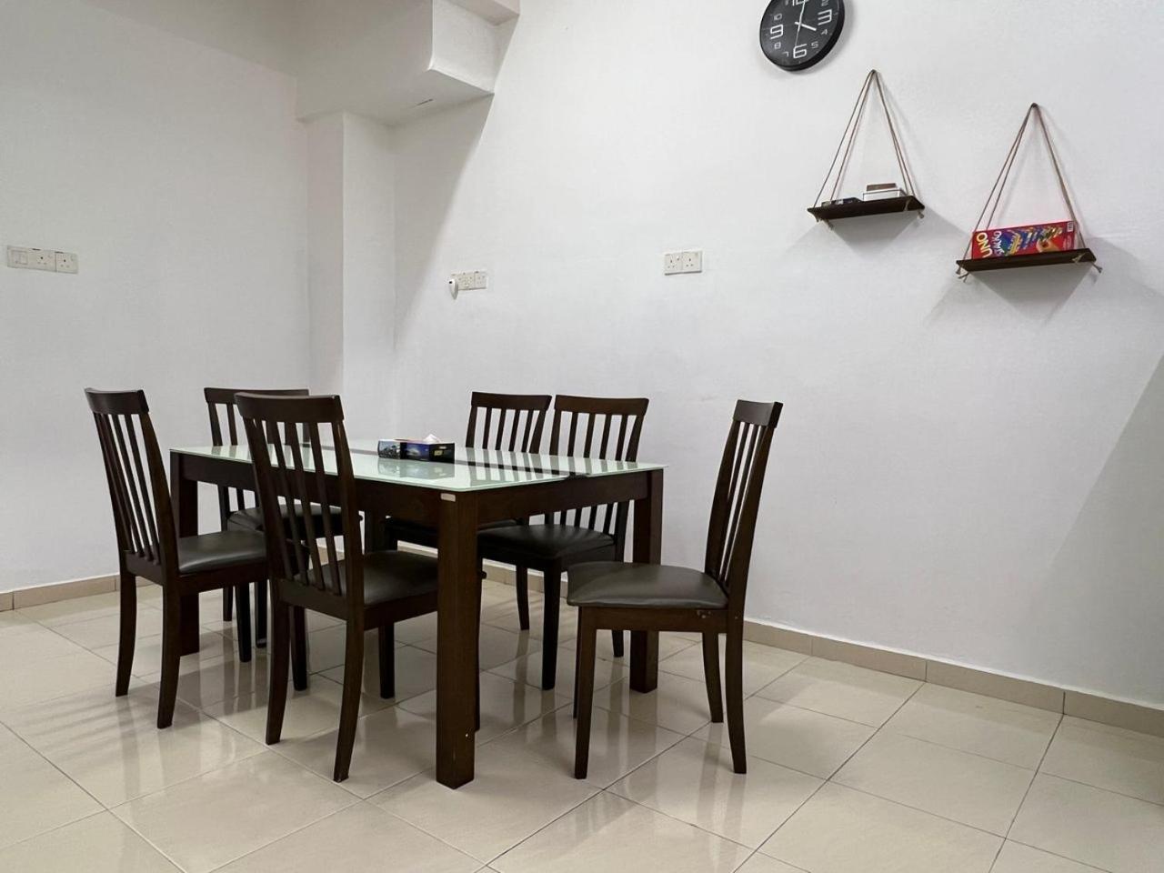 M Guest House2 Muar Extérieur photo