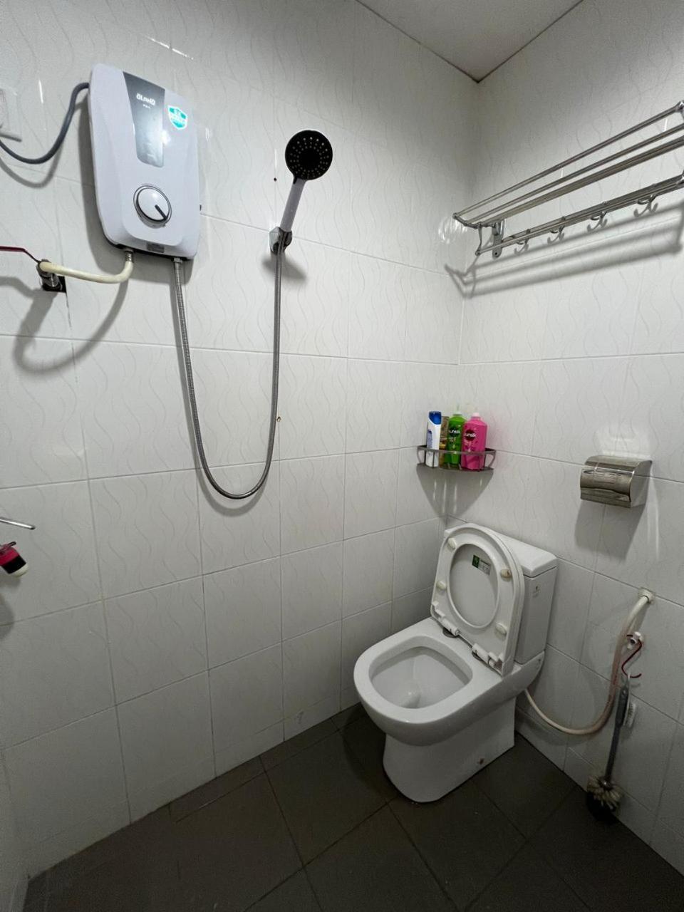 M Guest House2 Muar Extérieur photo